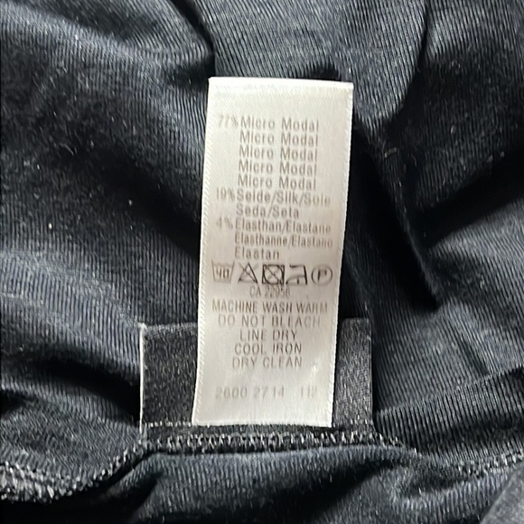 Hanro black medium second skin tee EUC men’s junior’s boys luxury sale rare - Picture 3 of 3